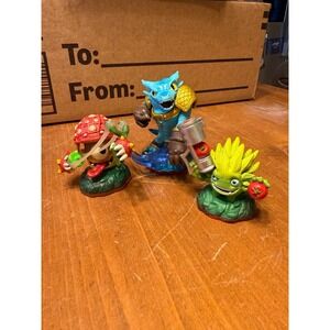 3 Skylander Figurines